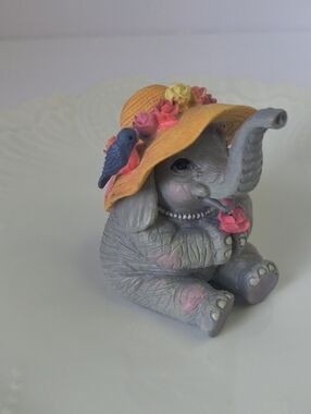 Luckyphants Loretta Elephant with Flower Figurine 1995 VTG Vintage